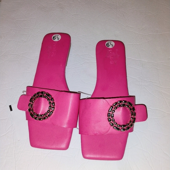NWOB Open Edit Sandals Size 6.5 Hot Pink Chic Chain Sandals Sleek Slides - Picture 1 of 2